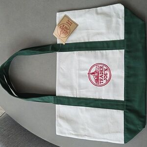 New W/ Tag Trader Joe's XL TOTE BAG Green & White Limied Edition Tote Bag 20x14